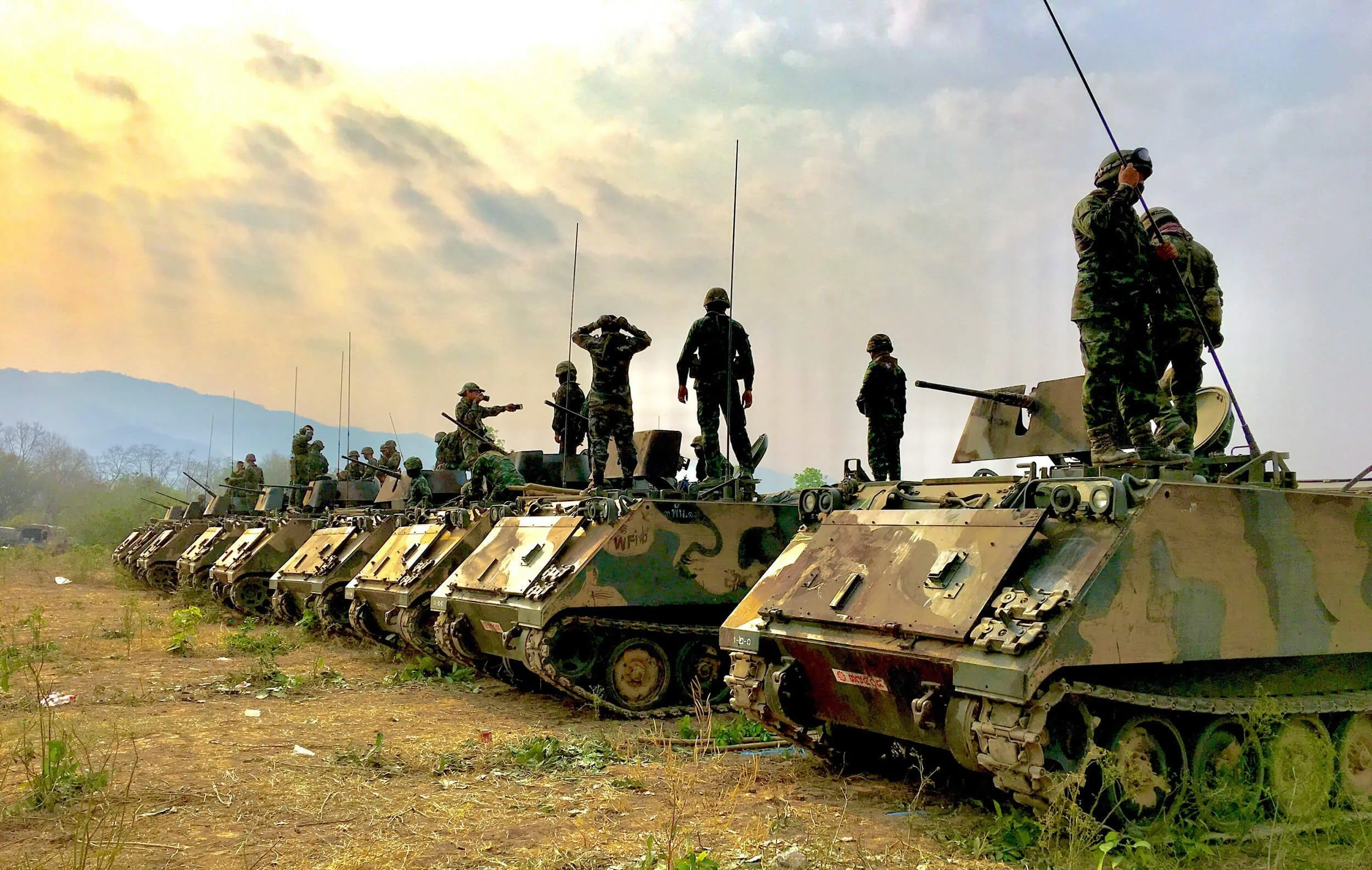 a crew if classic m113 tanks
