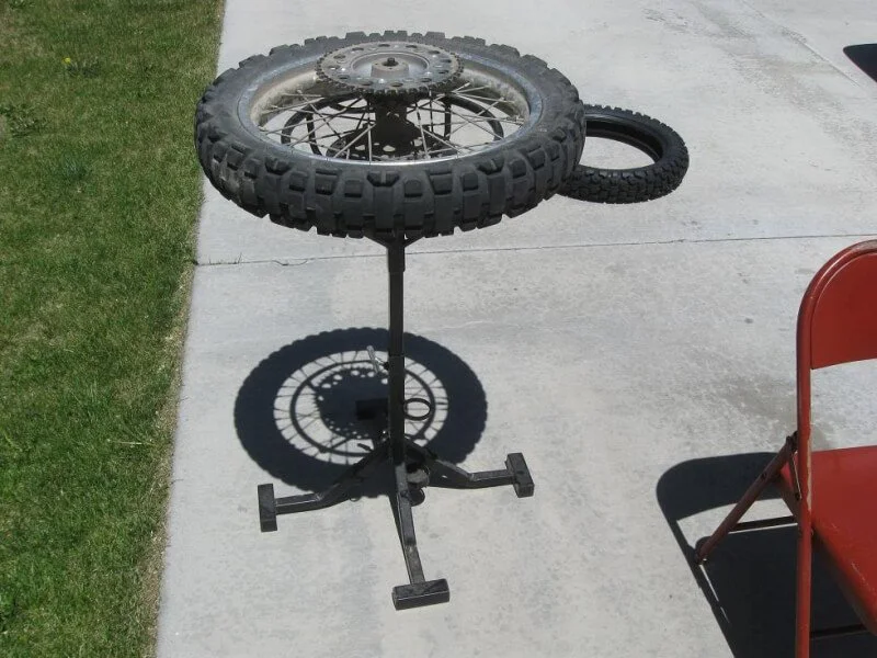 tire changing stand
