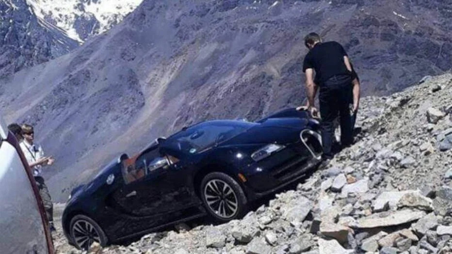 bugatti crashed