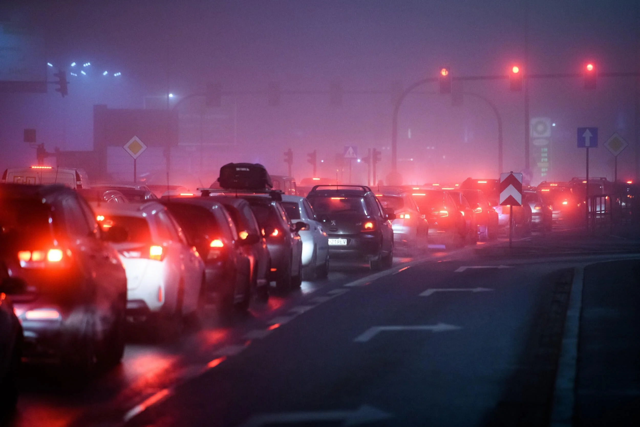 Smog and heavy trafic at night