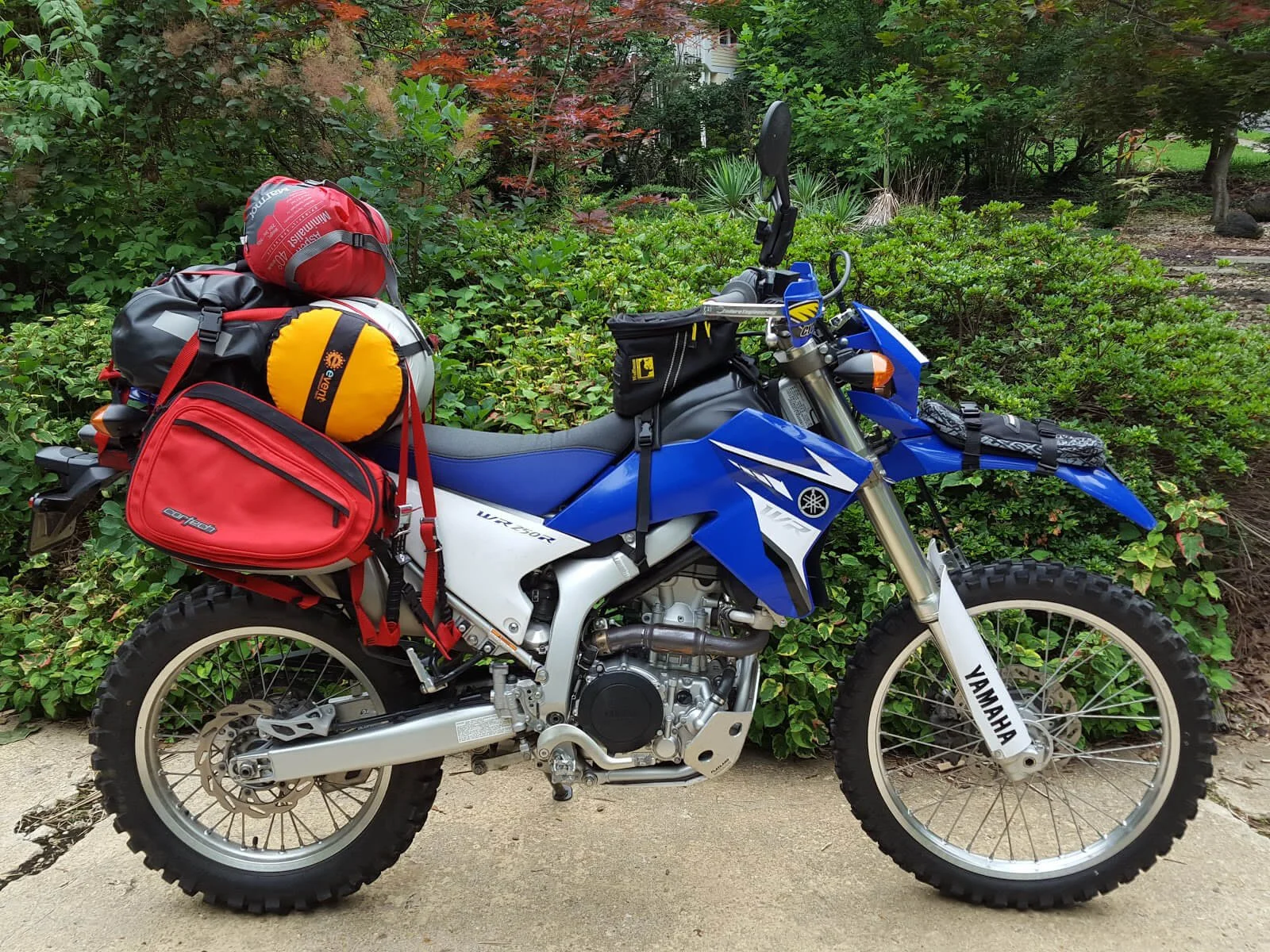 yamaha dirt bike ready for trip