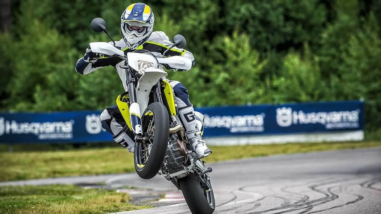 dirt bike wheelie