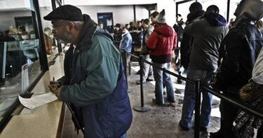 people in line to pick up car