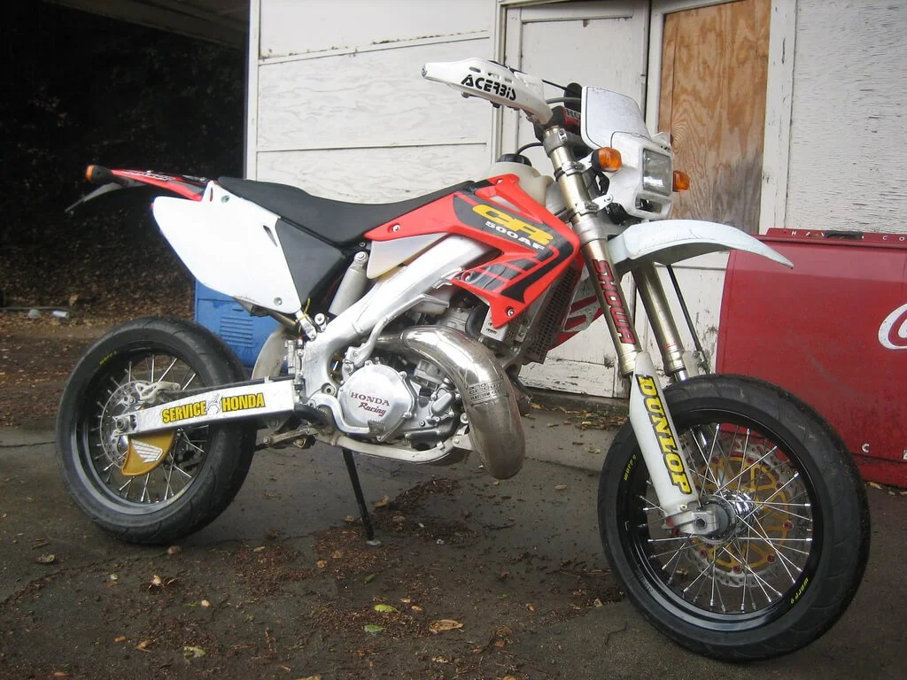 supermoto dirt bike