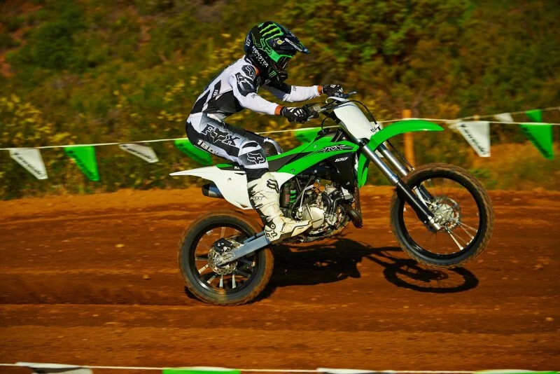 Kawasaki KX100 wheelie