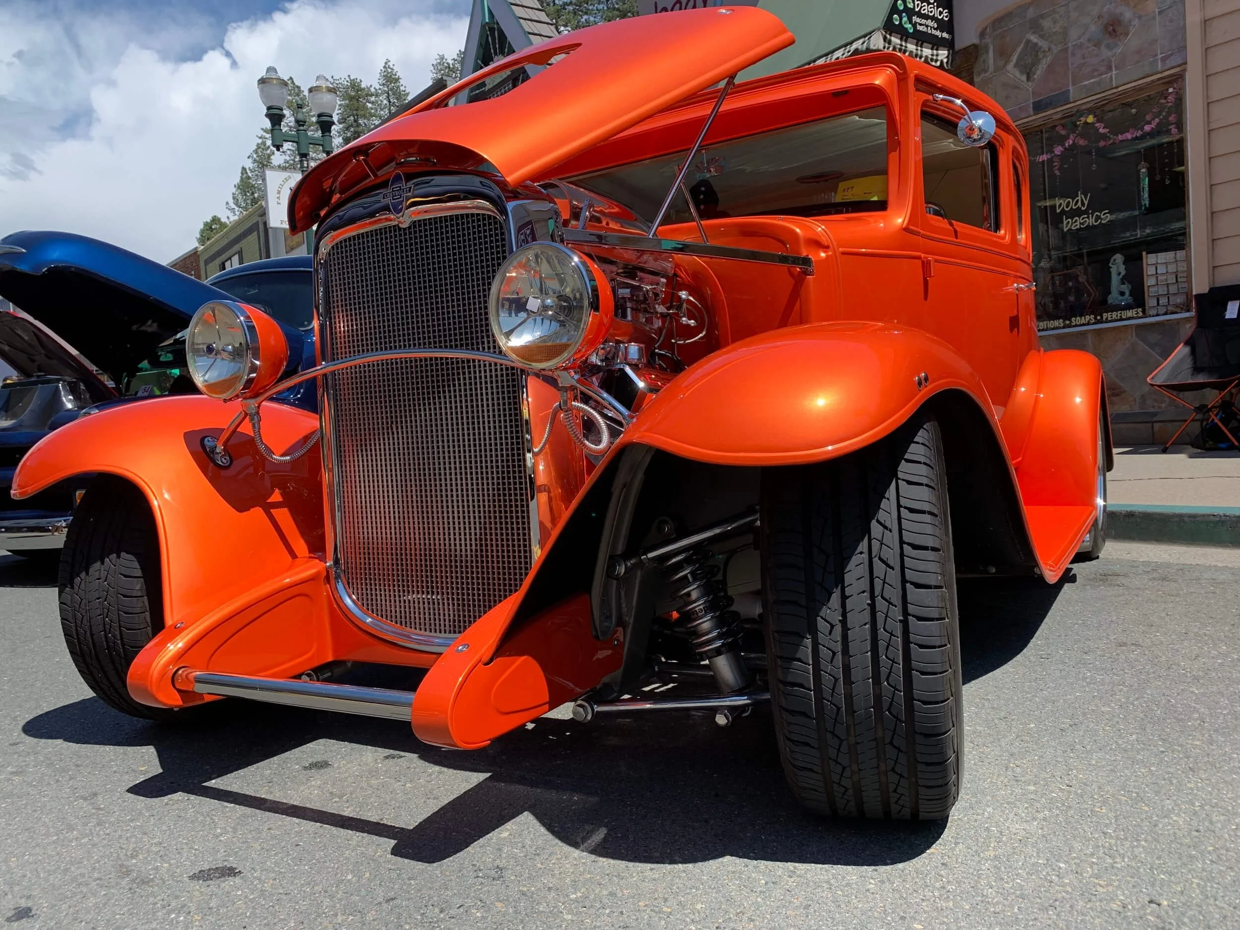 red replica car