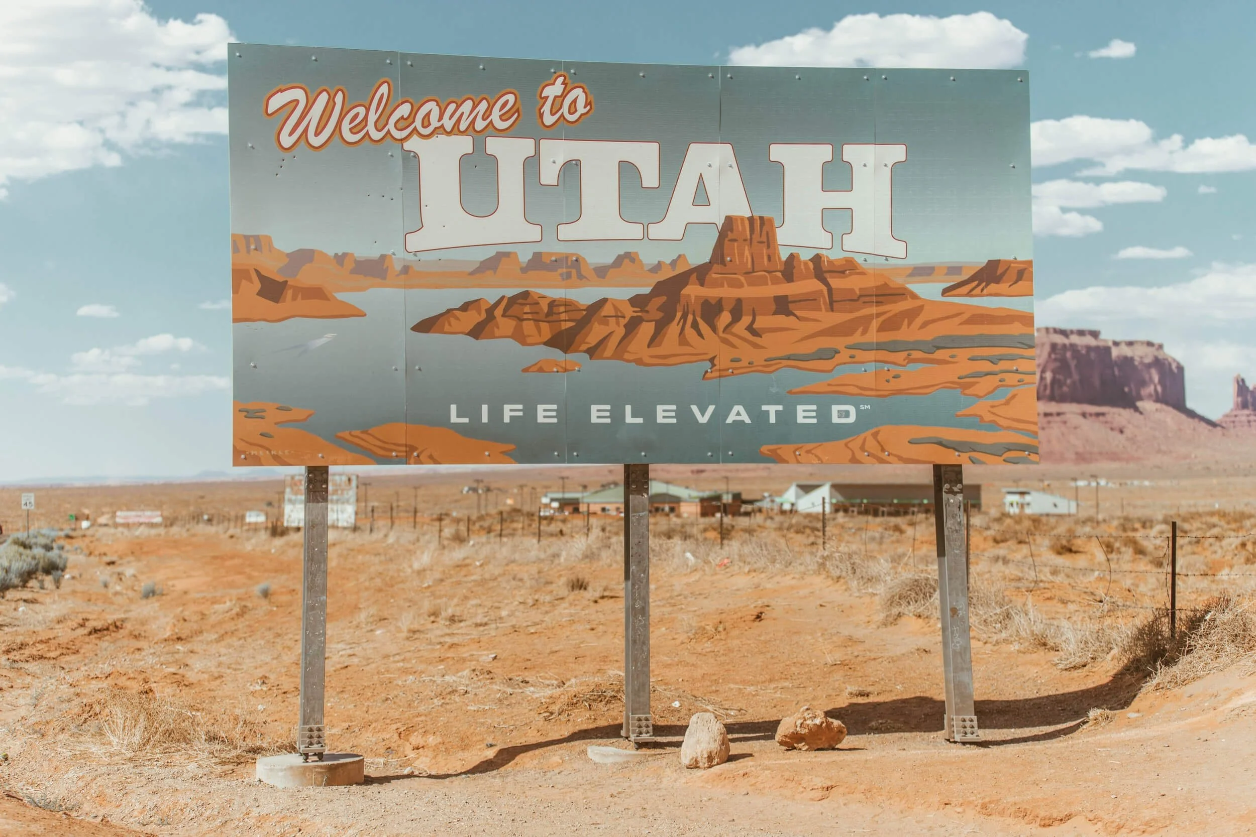 welcome to utah sign board