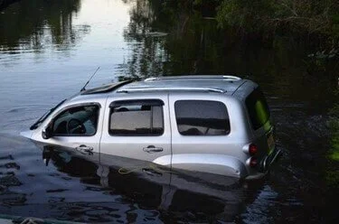 floating car water