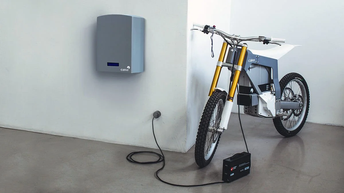 Cake KALK electric dirt bike charging
