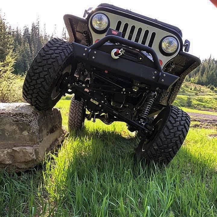 Mahindra Roxor flexing