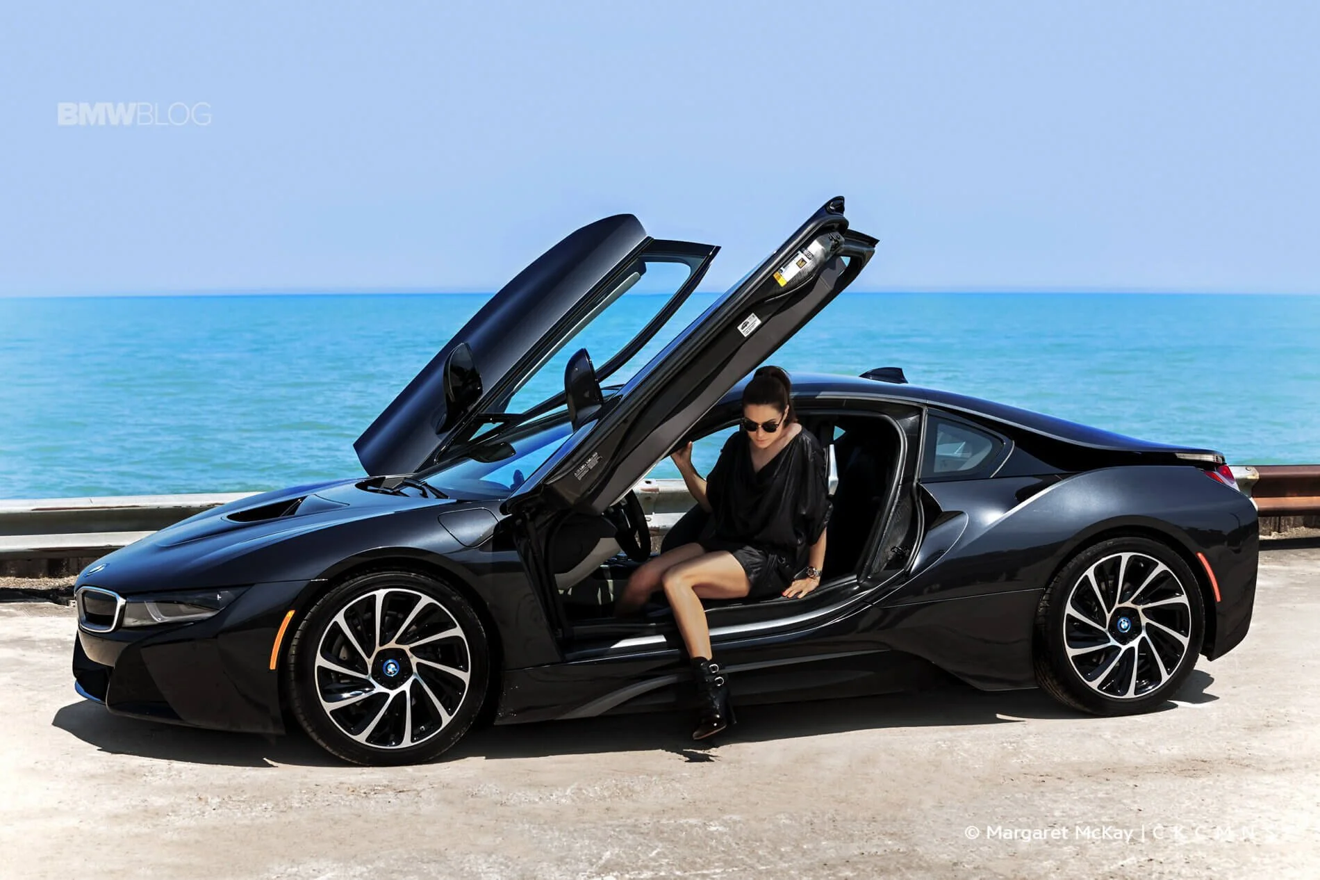 i8 open doors